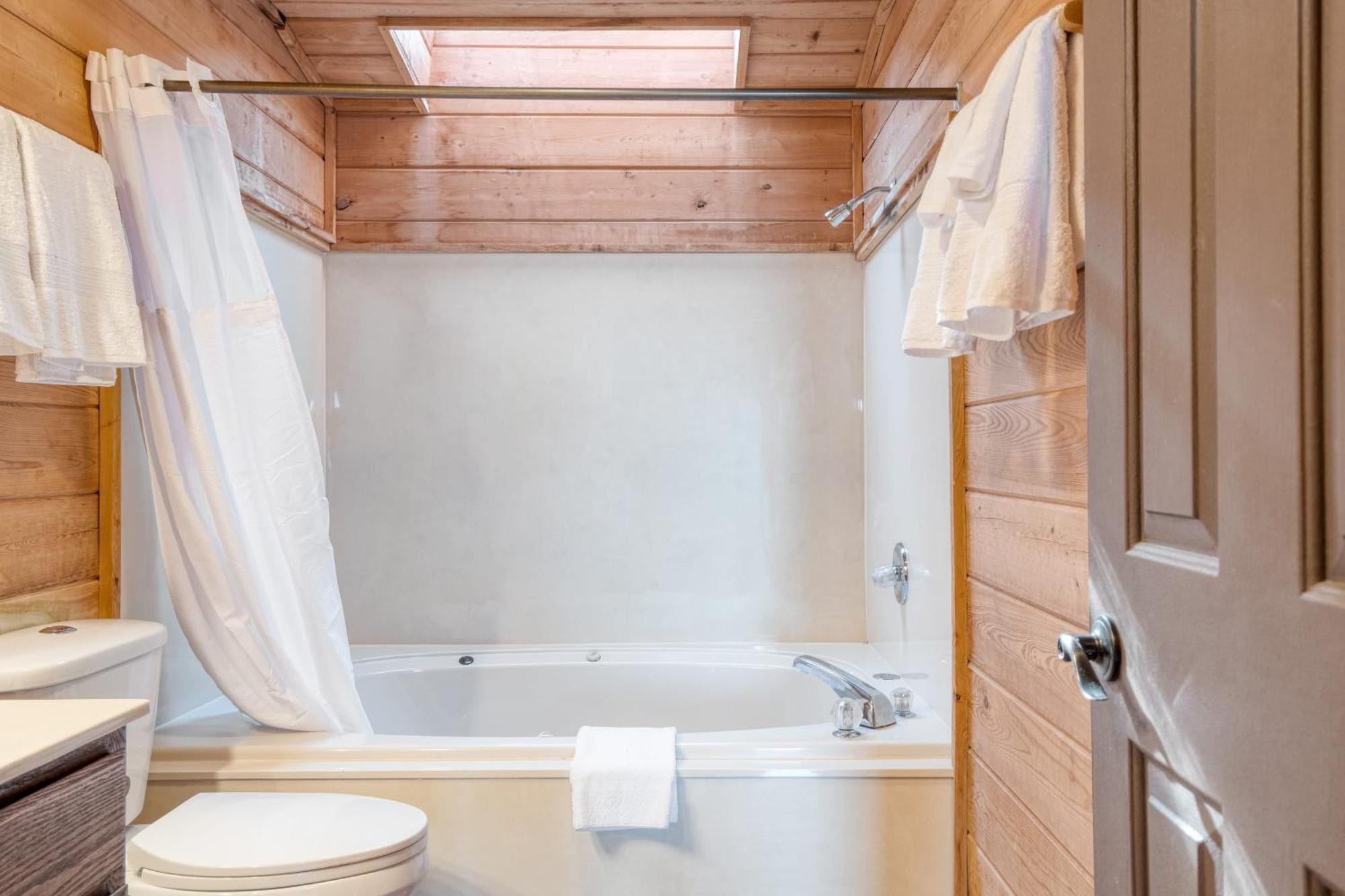 Fontana By Avantstay Gorgeous Mountain Cabin W Views Hot Tub Game Room Gatlinburg Extérieur photo