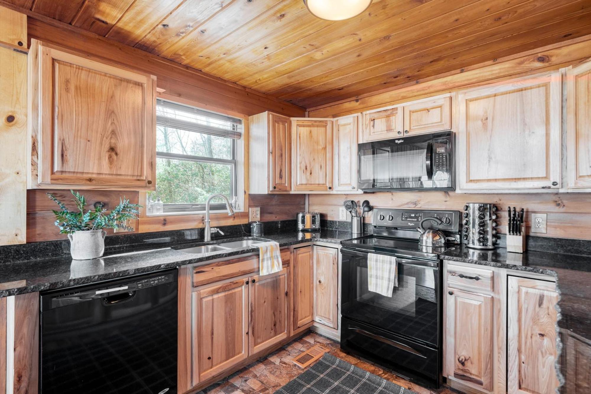 Fontana By Avantstay Gorgeous Mountain Cabin W Views Hot Tub Game Room Gatlinburg Extérieur photo